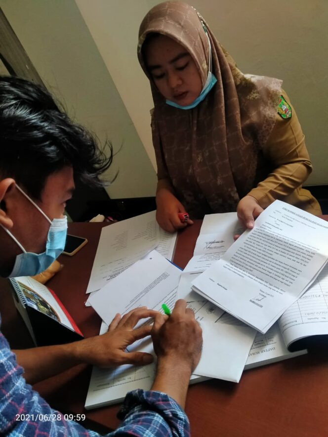
					Di Duga Memalsukan SK Honorer,ASN Kota Palopo Di Adukan Ke Kantor Walikota.