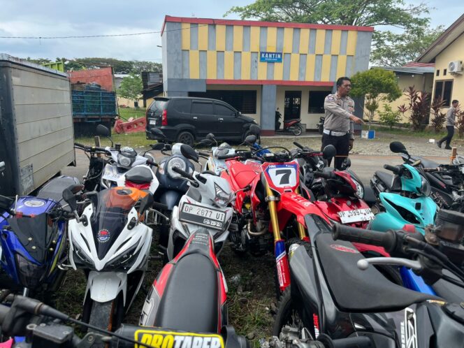 
					Satlantas Polres Luwu Amankan 25 Motor Balap Liar di Lapangan Andi Djemma. Polisi Imbau Orang tua Cegah Anak Terlibat Aksi Berbahaya.