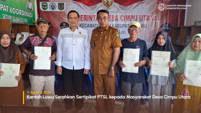 
					Kantah Luwu Serahkan Sertipikat PTSL kepada Masyarakat Desa Cimpu Utara