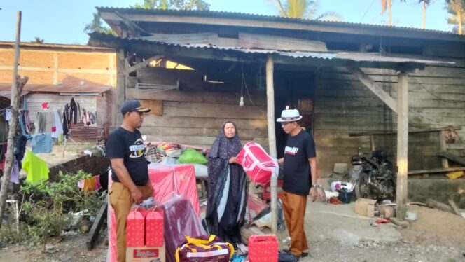 
					Sepekan Pascakebakaran, Korban di Desa Temboe Terima Bantuan Dinas Sosial