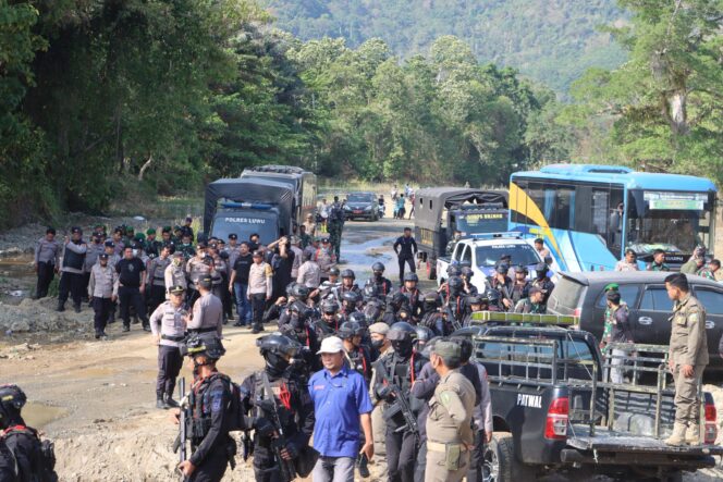 
					Ditreskrimsus Polda Sulsel dan Polres Luwu Tertibkan Aktivitas PETI di Bajo Barat, Tiga Alat Berat Diamankan