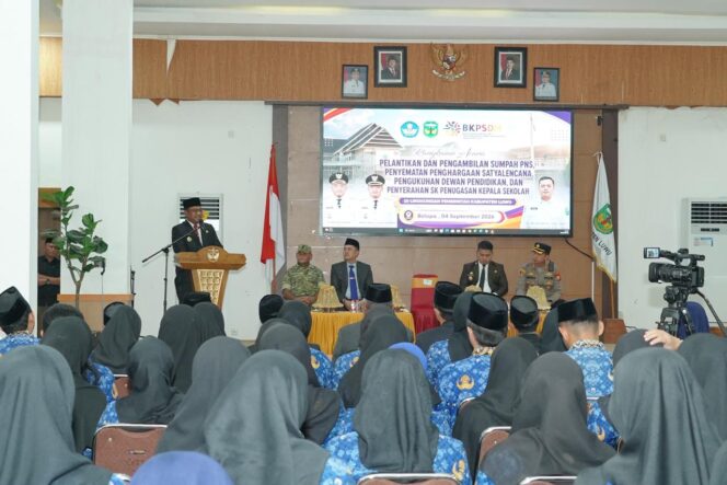 
					Bupati Luwu Lantik 16 PNS Formasi 2024, Tugaskan 108 Kepala Sekolah dan Kukuhkan Dewan Pendidikan