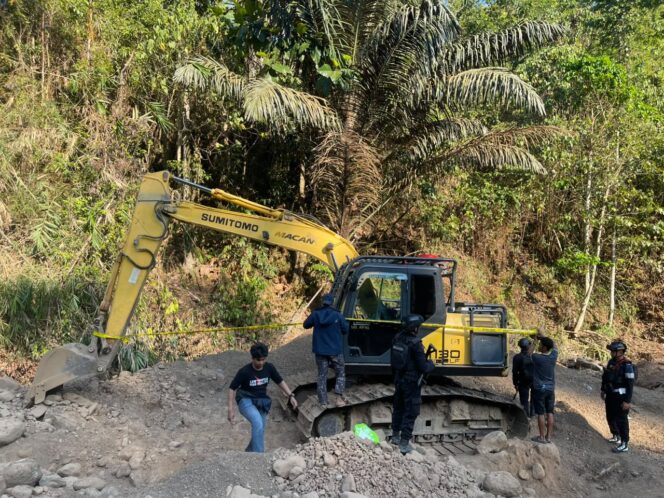 
					Peti Salu Bua Ditertibkan Dua Hari, 4 Alat Berat Berhasil Dievakuasi